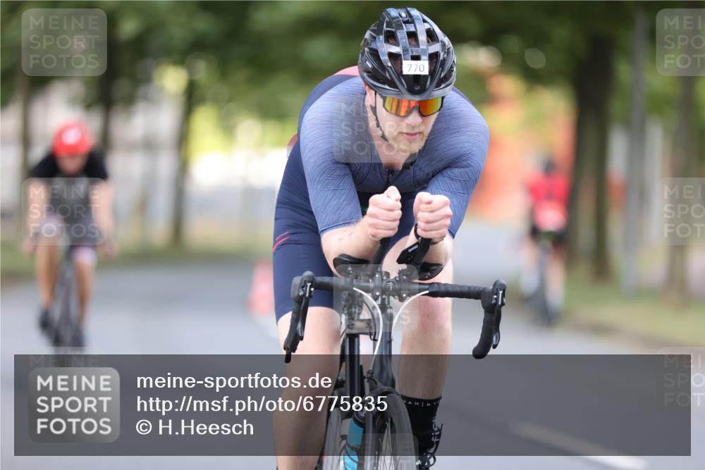 11.08.2024 - GEWOBA Citytriathlon Bremen H.Heesch http://msf.ph/oto/6775835 11.08.2024 11:43:38 Radfahren 770, 846, 868, 925 meine-sportfotos.de