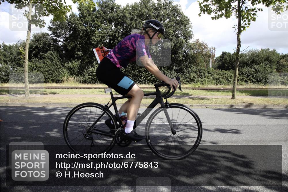 11.08.2024 - GEWOBA Citytriathlon Bremen H.Heesch http://msf.ph/oto/6775843 11.08.2024 11:53:22 Radfahren 788, 844, 999 meine-sportfotos.de