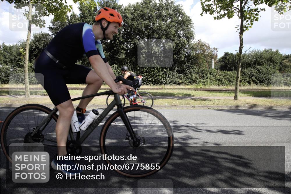 11.08.2024 - GEWOBA Citytriathlon Bremen H.Heesch http://msf.ph/oto/6775855 11.08.2024 11:53:34 Radfahren 751, 788, 844, 940, 1009 meine-sportfotos.de