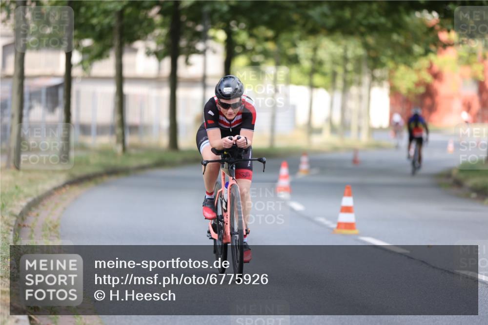 11.08.2024 - GEWOBA Citytriathlon Bremen H.Heesch http://msf.ph/oto/6775926 11.08.2024 11:43:51 Radfahren 914, 1039 meine-sportfotos.de