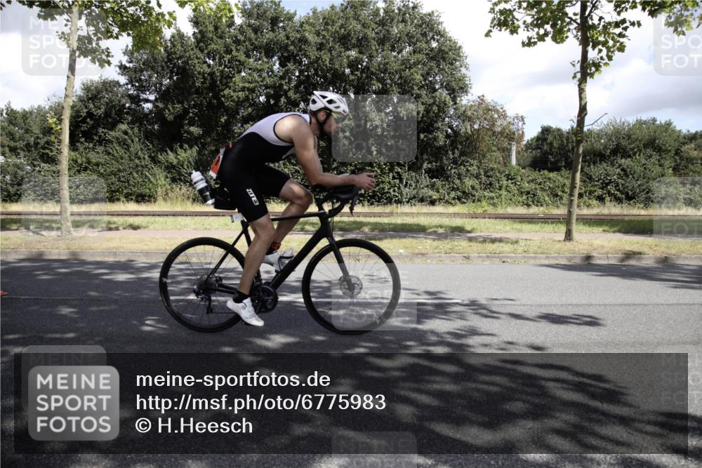 11.08.2024 - GEWOBA Citytriathlon Bremen H.Heesch http://msf.ph/oto/6775983 11.08.2024 11:56:38 Radfahren 782, 791, 807, 820, 821, 874, 930 meine-sportfotos.de