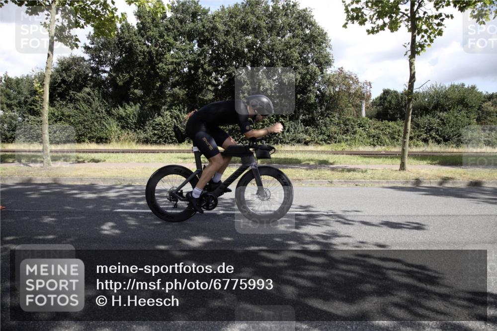 11.08.2024 - GEWOBA Citytriathlon Bremen H.Heesch http://msf.ph/oto/6775993 11.08.2024 11:56:52 Radfahren 791, 820, 821, 858, 990 meine-sportfotos.de
