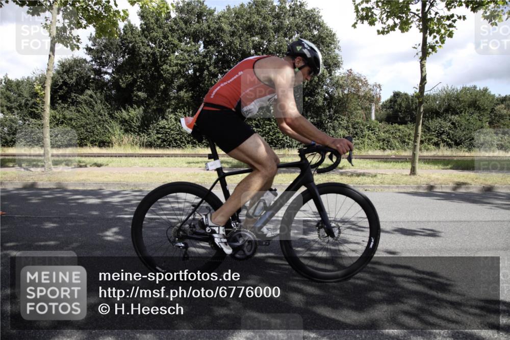 11.08.2024 - GEWOBA Citytriathlon Bremen H.Heesch http://msf.ph/oto/6776000 11.08.2024 11:57:04 Radfahren 772, 858, 985, 990 meine-sportfotos.de
