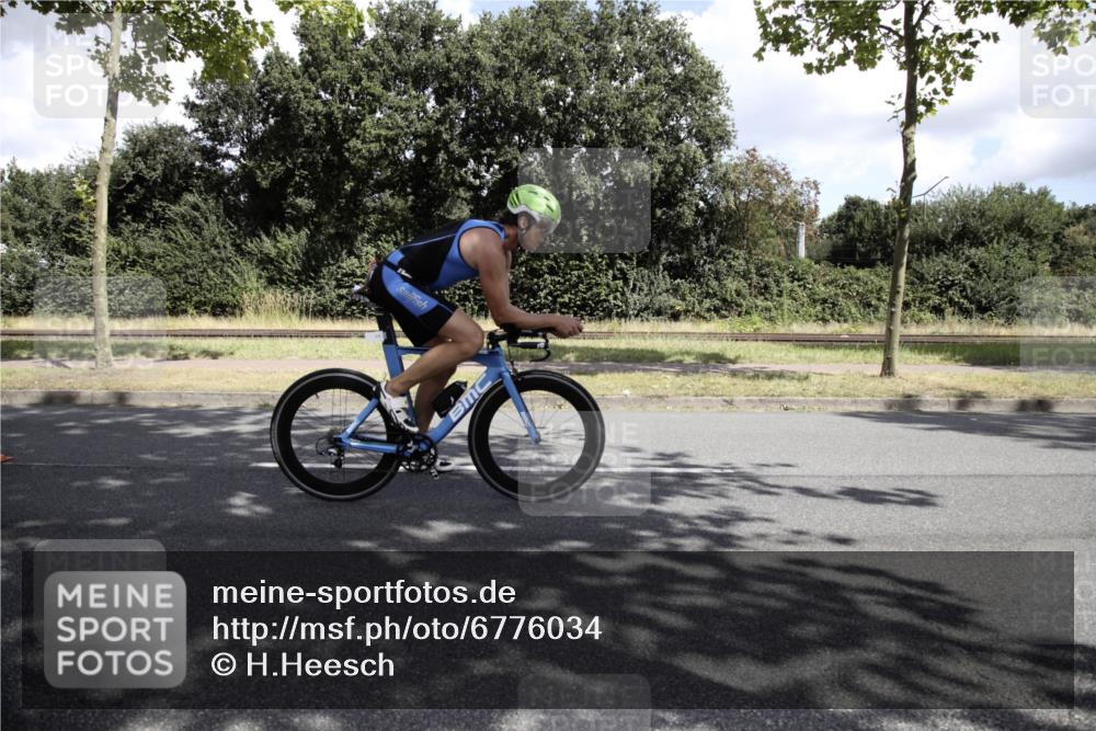 11.08.2024 - GEWOBA Citytriathlon Bremen H.Heesch http://msf.ph/oto/6776034 11.08.2024 11:58:10 Radfahren 744, 754, 902, 905 meine-sportfotos.de