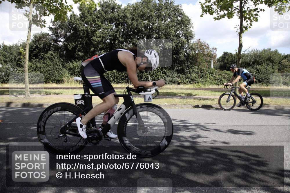 11.08.2024 - GEWOBA Citytriathlon Bremen H.Heesch http://msf.ph/oto/6776043 11.08.2024 11:58:42 Radfahren 771, 786, 1020 meine-sportfotos.de