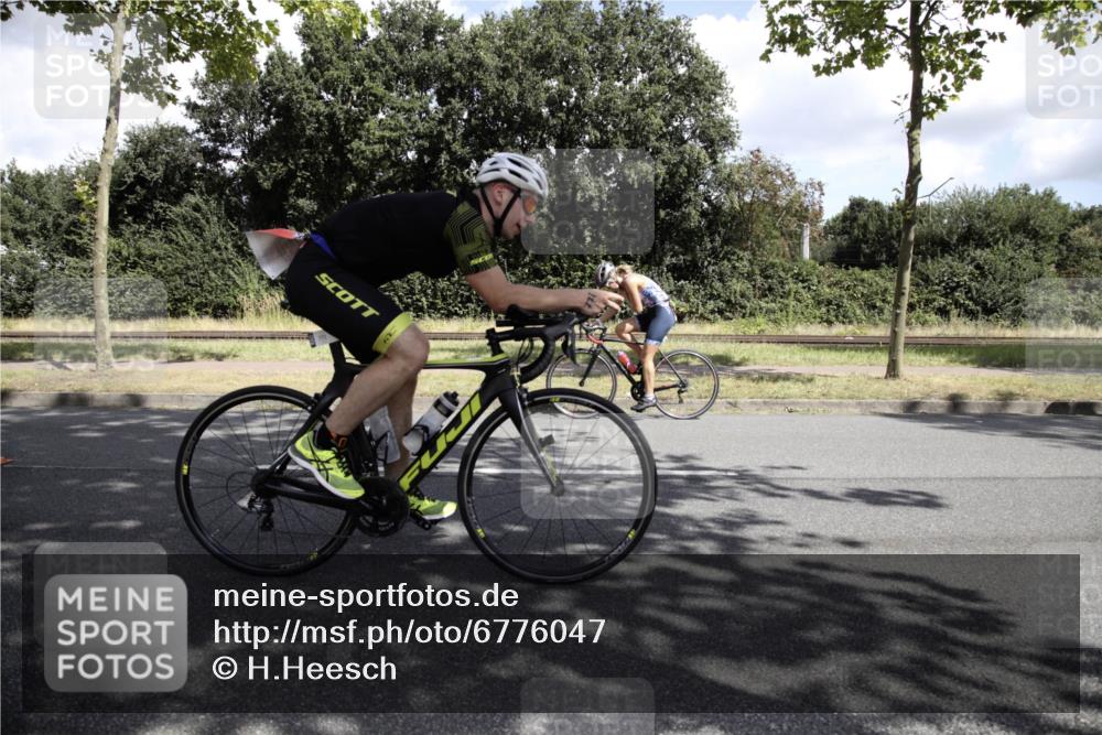 11.08.2024 - GEWOBA Citytriathlon Bremen H.Heesch http://msf.ph/oto/6776047 11.08.2024 11:58:46 Radfahren 771, 786, 1020 meine-sportfotos.de
