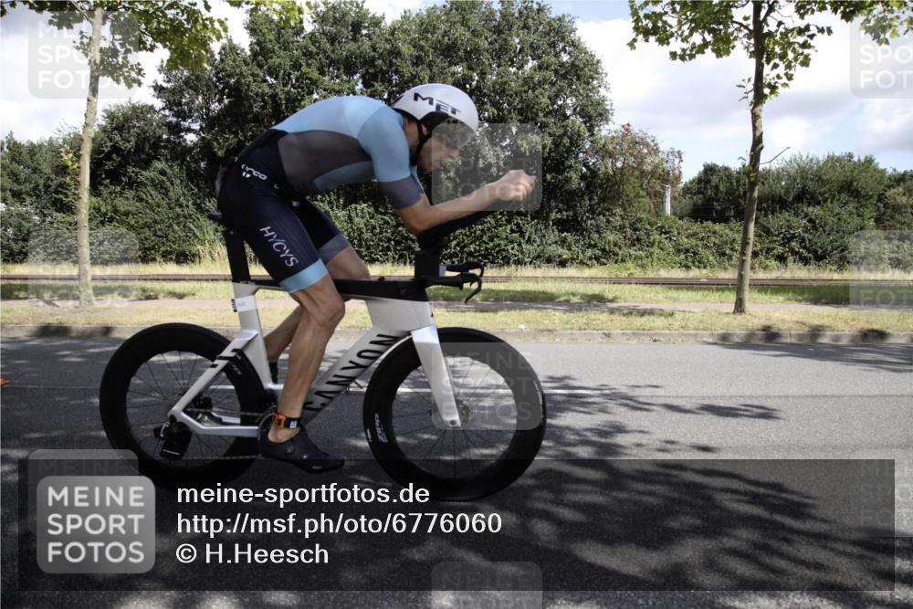 11.08.2024 - GEWOBA Citytriathlon Bremen H.Heesch http://msf.ph/oto/6776060 11.08.2024 11:59:25 Radfahren 758, 780, 834, 835, 859, 925 meine-sportfotos.de