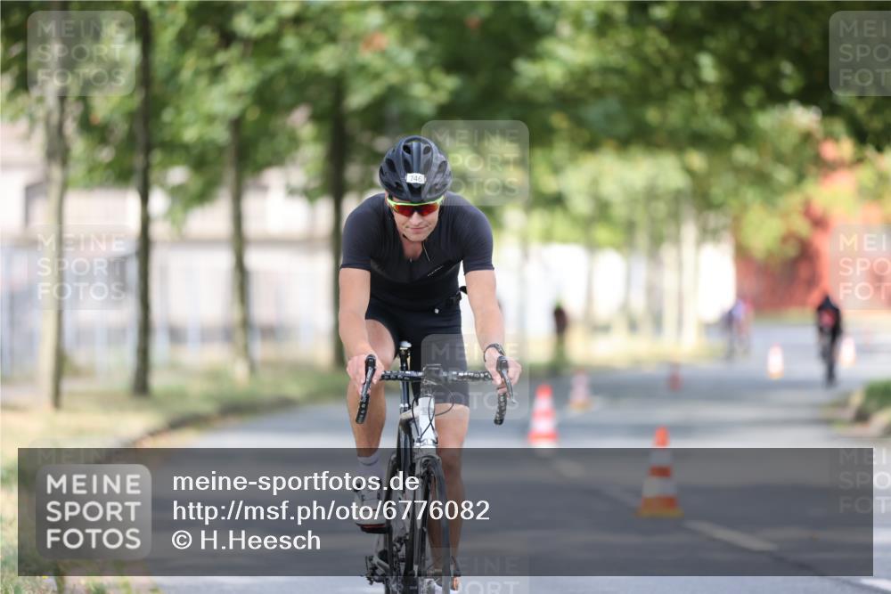 11.08.2024 - GEWOBA Citytriathlon Bremen H.Heesch http://msf.ph/oto/6776082 11.08.2024 11:44:06 Radfahren 746, 759, 861, 914 meine-sportfotos.de