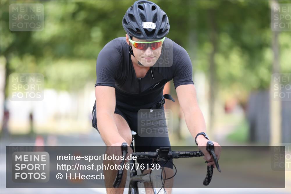 11.08.2024 - GEWOBA Citytriathlon Bremen H.Heesch http://msf.ph/oto/6776130 11.08.2024 11:44:07 Radfahren 746, 759, 861, 914 meine-sportfotos.de