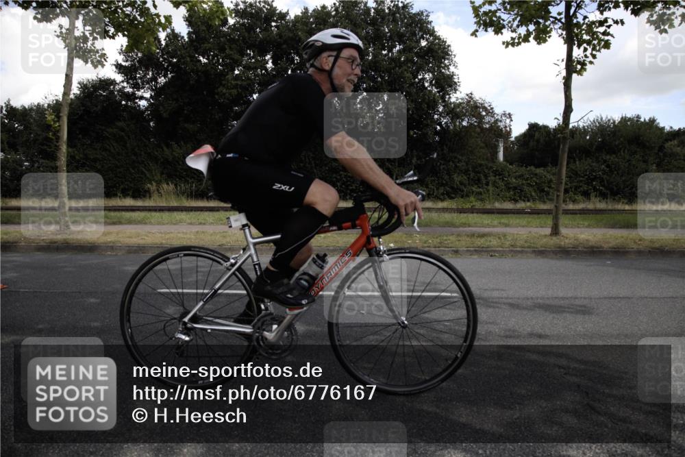 11.08.2024 - GEWOBA Citytriathlon Bremen H.Heesch http://msf.ph/oto/6776167 11.08.2024 12:02:09 Radfahren 770, 926, 956, 973, 980 meine-sportfotos.de