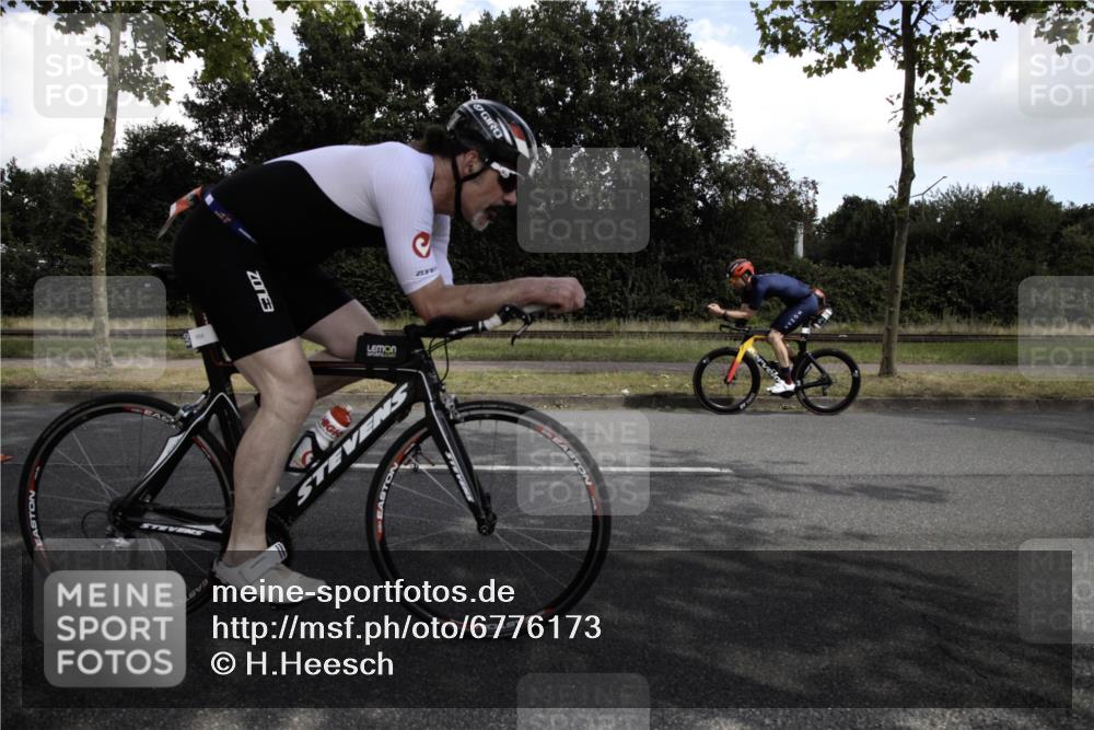 11.08.2024 - GEWOBA Citytriathlon Bremen H.Heesch http://msf.ph/oto/6776173 11.08.2024 12:02:11 Radfahren 770, 900, 926, 956, 973, 980, 996 meine-sportfotos.de