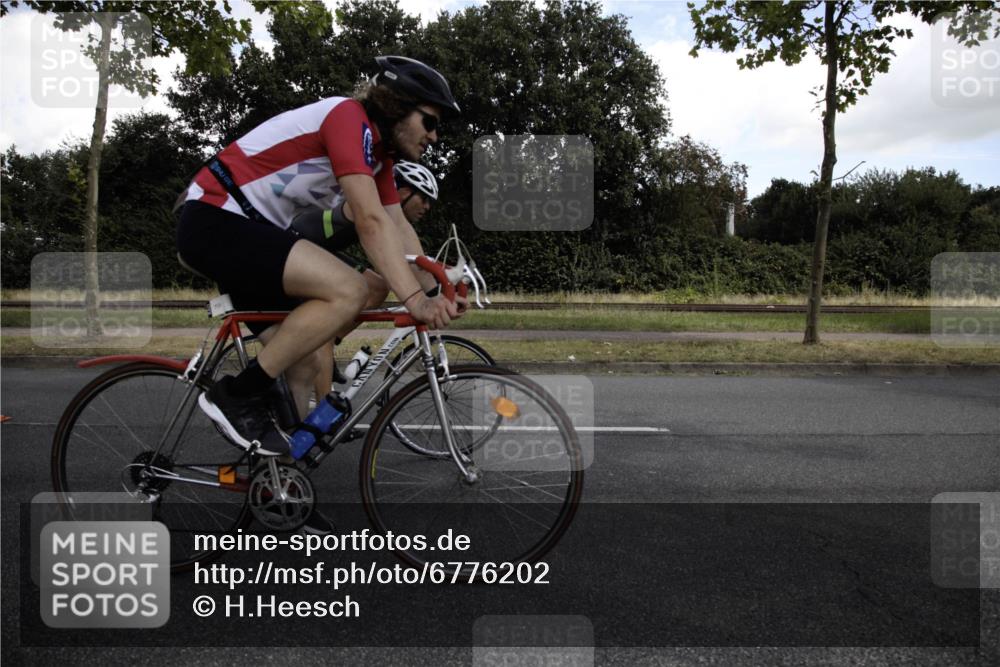 11.08.2024 - GEWOBA Citytriathlon Bremen H.Heesch http://msf.ph/oto/6776202 11.08.2024 12:02:39 Radfahren 759, 836, 855, 873, 927, 954, 974 meine-sportfotos.de