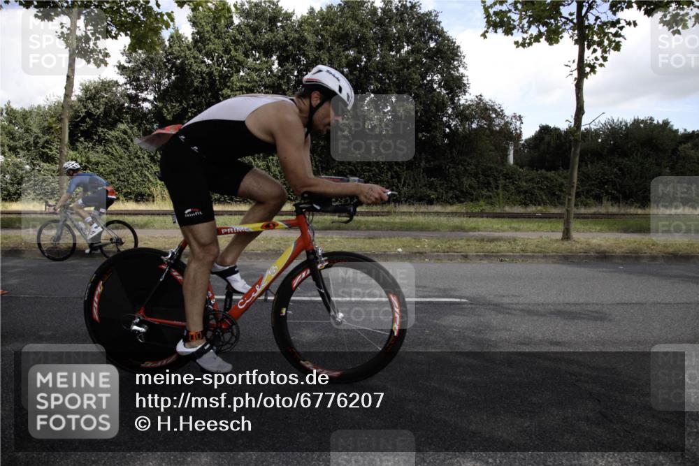 11.08.2024 - GEWOBA Citytriathlon Bremen H.Heesch http://msf.ph/oto/6776207 11.08.2024 12:02:52 Radfahren 845, 927, 933, 954 meine-sportfotos.de
