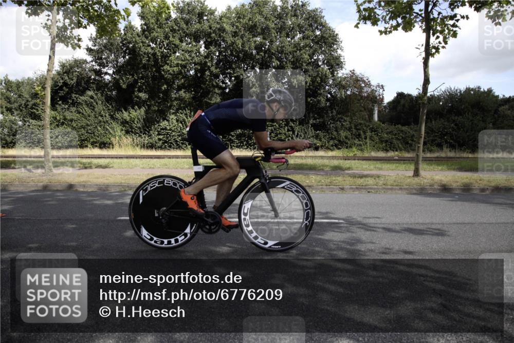 11.08.2024 - GEWOBA Citytriathlon Bremen H.Heesch http://msf.ph/oto/6776209 11.08.2024 12:02:55 Radfahren 845, 927, 933, 954 meine-sportfotos.de