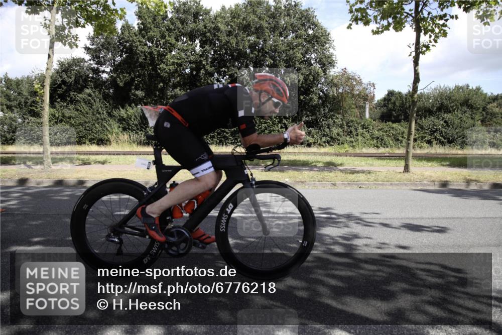 11.08.2024 - GEWOBA Citytriathlon Bremen H.Heesch http://msf.ph/oto/6776218 11.08.2024 12:03:18 Radfahren 826, 853, 936, 942, 1024, 1029, 1030, 1040 meine-sportfotos.de