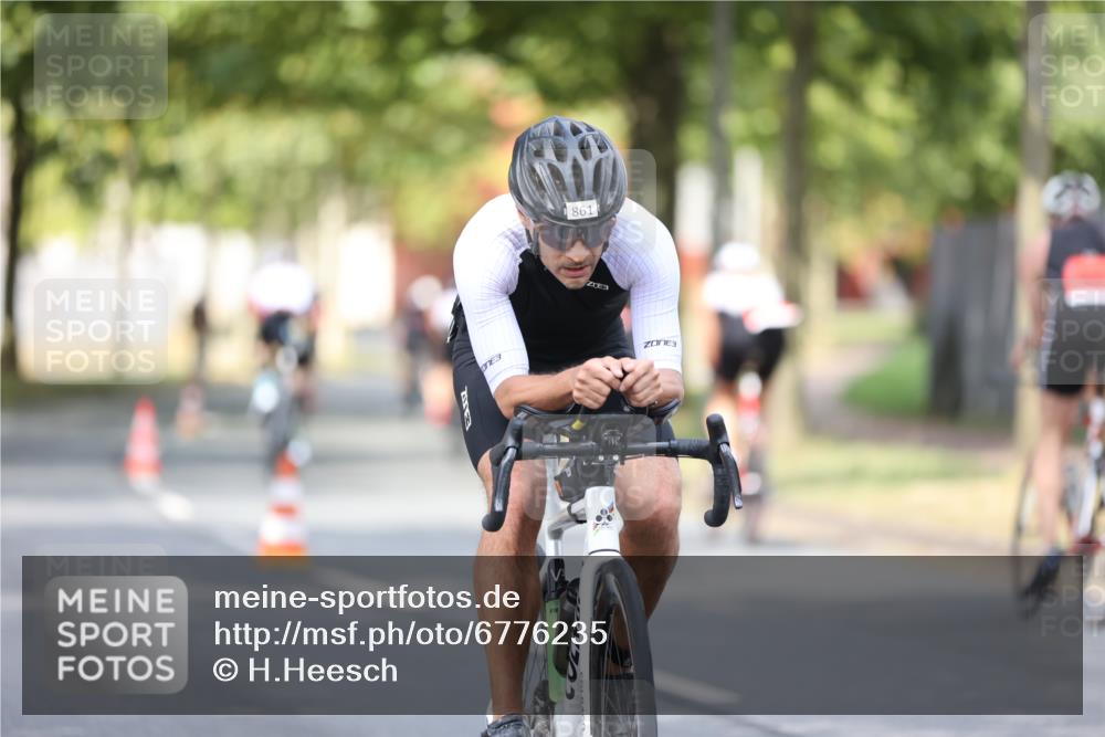 11.08.2024 - GEWOBA Citytriathlon Bremen H.Heesch http://msf.ph/oto/6776235 11.08.2024 11:44:16 Radfahren 746, 759, 861, 926 meine-sportfotos.de