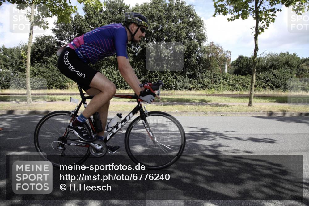 11.08.2024 - GEWOBA Citytriathlon Bremen H.Heesch http://msf.ph/oto/6776240 11.08.2024 12:03:36 Radfahren 755, 775, 806, 822, 826, 853, 867, 906 meine-sportfotos.de