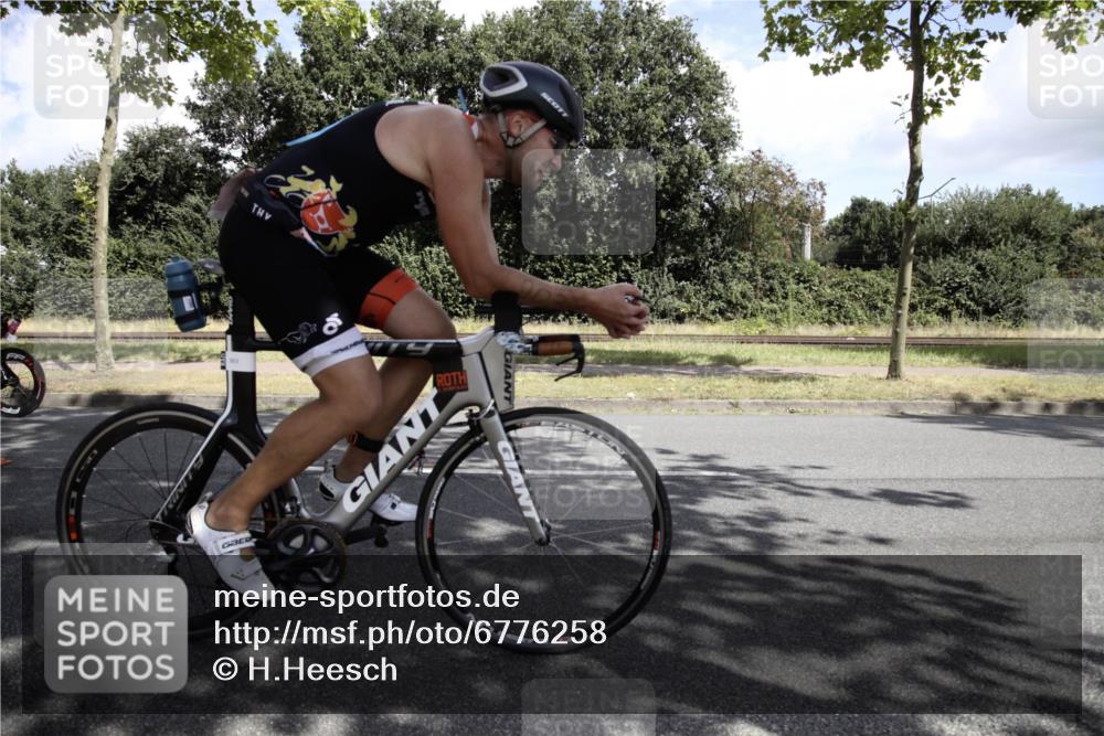 11.08.2024 - GEWOBA Citytriathlon Bremen H.Heesch http://msf.ph/oto/6776258 11.08.2024 12:03:50 Radfahren 755, 775, 798, 806, 843, 906 meine-sportfotos.de