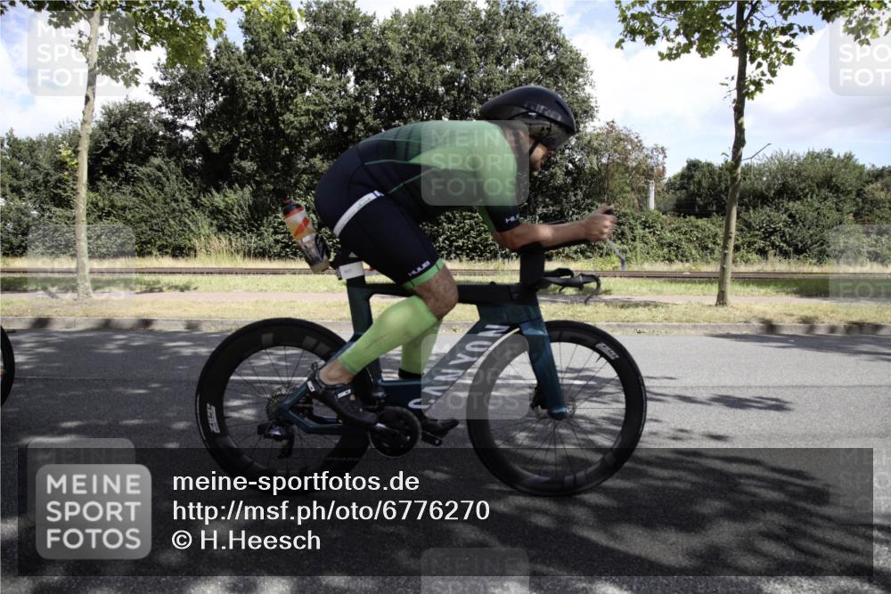 11.08.2024 - GEWOBA Citytriathlon Bremen H.Heesch http://msf.ph/oto/6776270 11.08.2024 12:04:19 Radfahren 757, 801, 862, 899, 907, 911, 918, 955, 964 meine-sportfotos.de