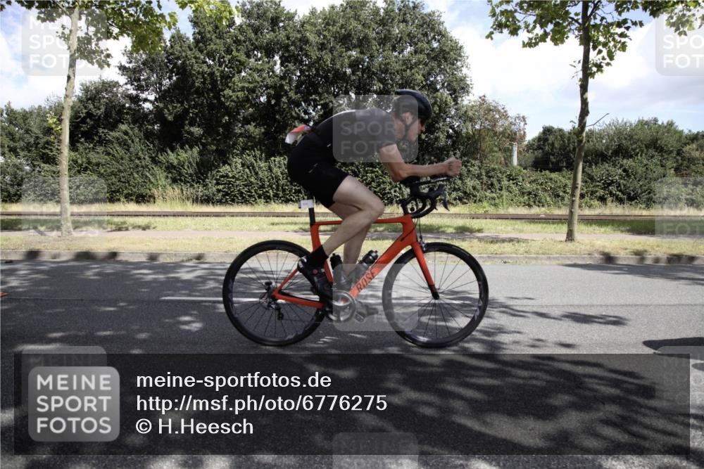 11.08.2024 - GEWOBA Citytriathlon Bremen H.Heesch http://msf.ph/oto/6776275 11.08.2024 12:04:19 Radfahren 757, 801, 862, 899, 907, 911, 918, 955, 964 meine-sportfotos.de