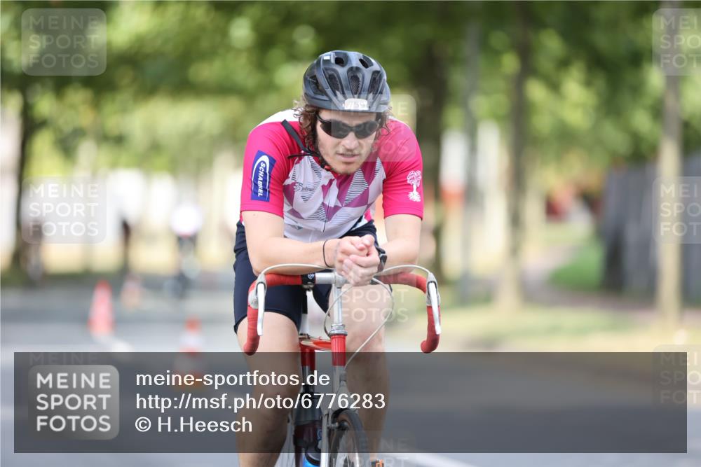 11.08.2024 - GEWOBA Citytriathlon Bremen H.Heesch http://msf.ph/oto/6776283 11.08.2024 11:44:18 Radfahren 746, 759, 855, 861, 926 meine-sportfotos.de