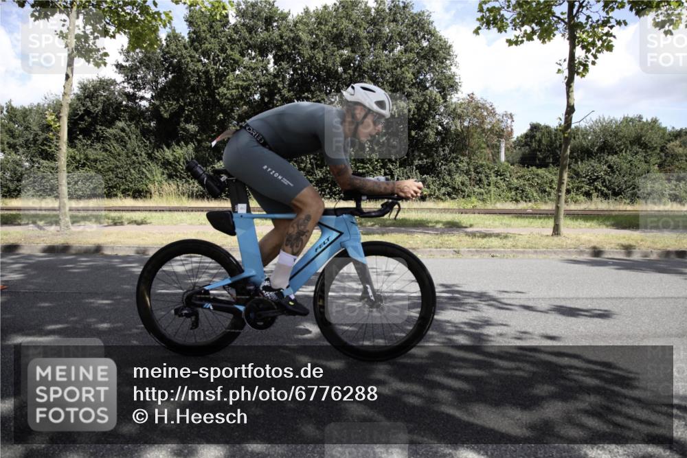 11.08.2024 - GEWOBA Citytriathlon Bremen H.Heesch http://msf.ph/oto/6776288 11.08.2024 12:04:28 Radfahren 757, 801, 862, 899, 907, 918, 944, 955, 962, 968, 997 meine-sportfotos.de