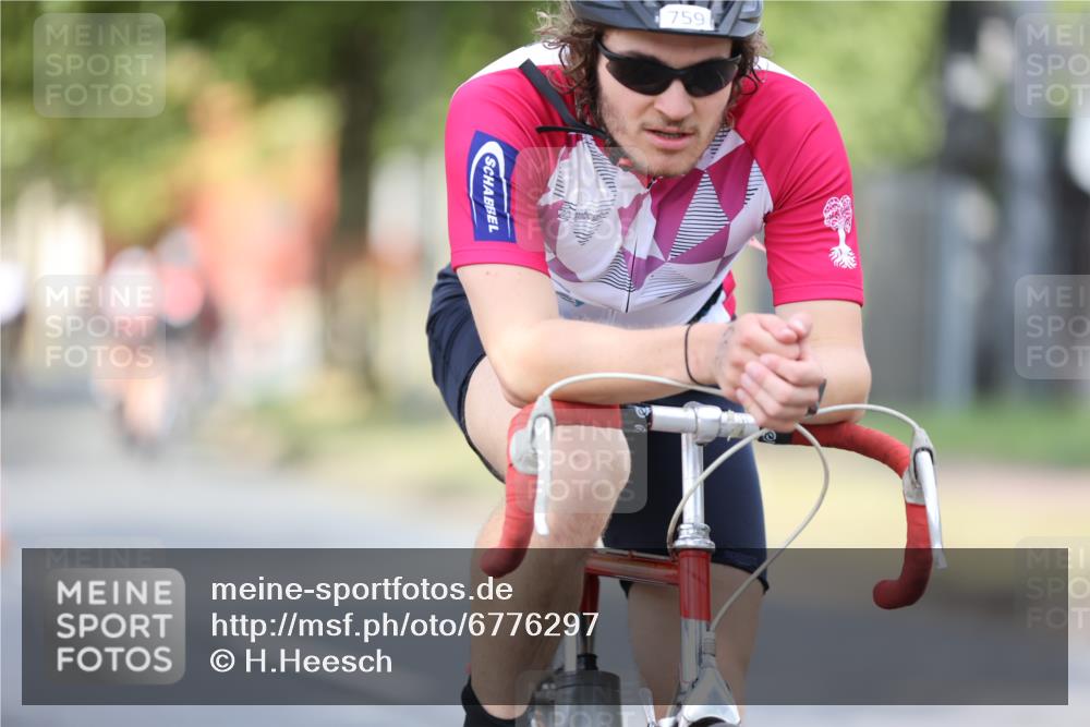 11.08.2024 - GEWOBA Citytriathlon Bremen H.Heesch http://msf.ph/oto/6776297 11.08.2024 11:44:18 Radfahren 746, 759, 855, 861, 926 meine-sportfotos.de