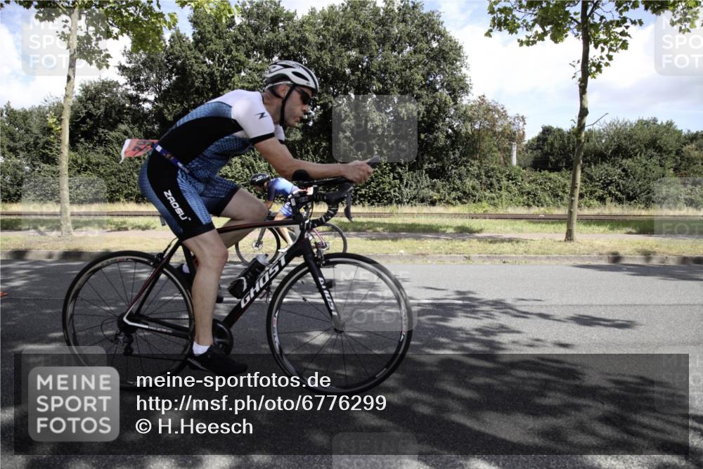 11.08.2024 - GEWOBA Citytriathlon Bremen H.Heesch http://msf.ph/oto/6776299 11.08.2024 12:04:36 Radfahren 757, 862, 944, 958, 962, 968, 994, 997 meine-sportfotos.de