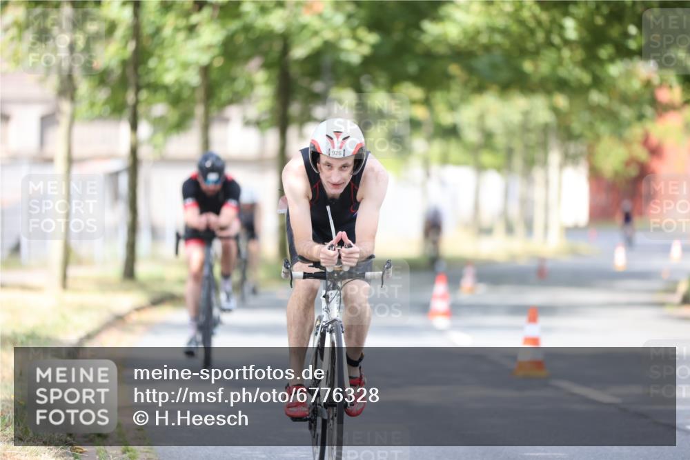 11.08.2024 - GEWOBA Citytriathlon Bremen H.Heesch http://msf.ph/oto/6776328 11.08.2024 11:44:24 Radfahren 759, 836, 855, 861, 926 meine-sportfotos.de