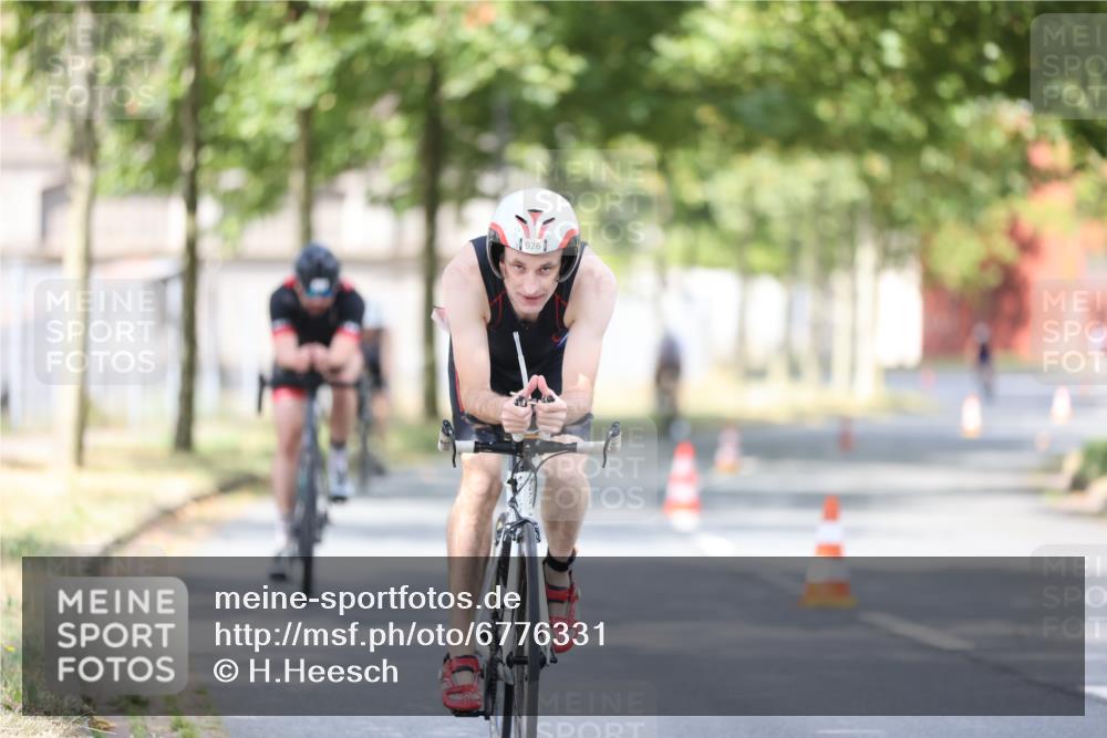 11.08.2024 - GEWOBA Citytriathlon Bremen H.Heesch http://msf.ph/oto/6776331 11.08.2024 11:44:24 Radfahren 759, 836, 855, 861, 926 meine-sportfotos.de