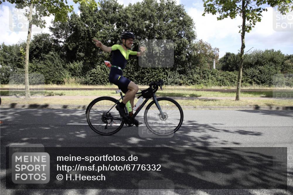 11.08.2024 - GEWOBA Citytriathlon Bremen H.Heesch http://msf.ph/oto/6776332 11.08.2024 12:05:13 Radfahren 783, 864, 865, 1019 meine-sportfotos.de