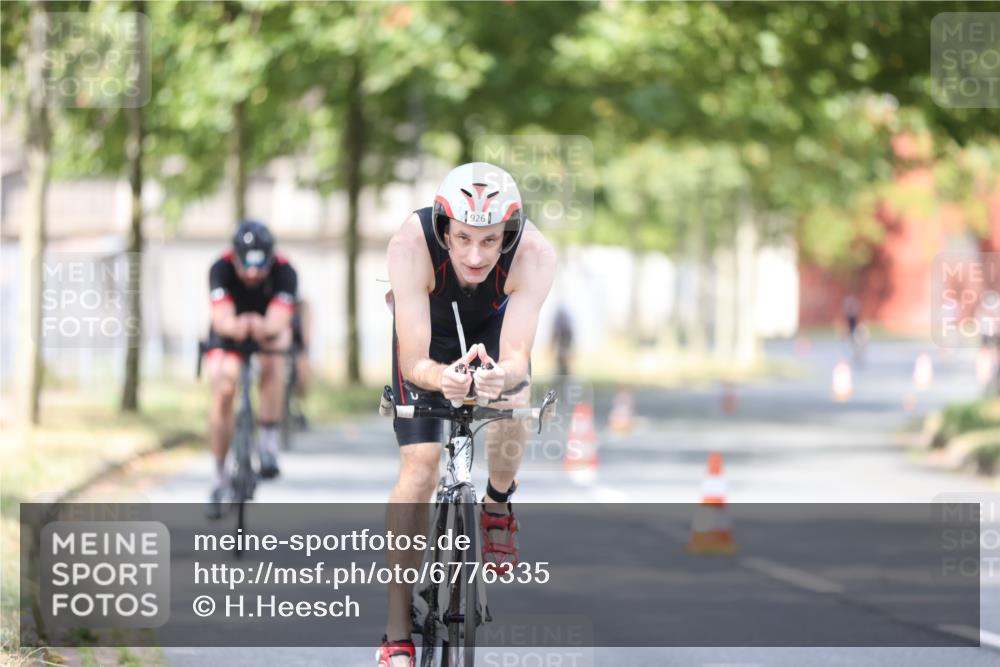 11.08.2024 - GEWOBA Citytriathlon Bremen H.Heesch http://msf.ph/oto/6776335 11.08.2024 11:44:24 Radfahren 759, 836, 855, 861, 926 meine-sportfotos.de