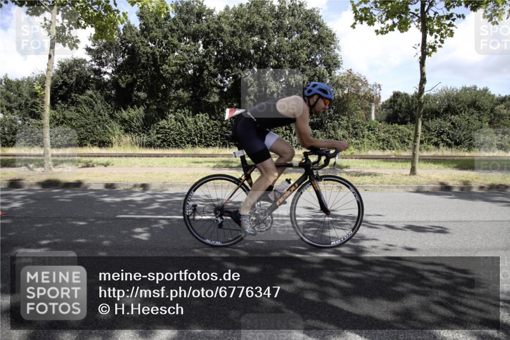 11.08.2024 - GEWOBA Citytriathlon Bremen H.Heesch http://msf.ph/oto/6776347 11.08.2024 12:05:39 Radfahren 760, 805, 920 meine-sportfotos.de