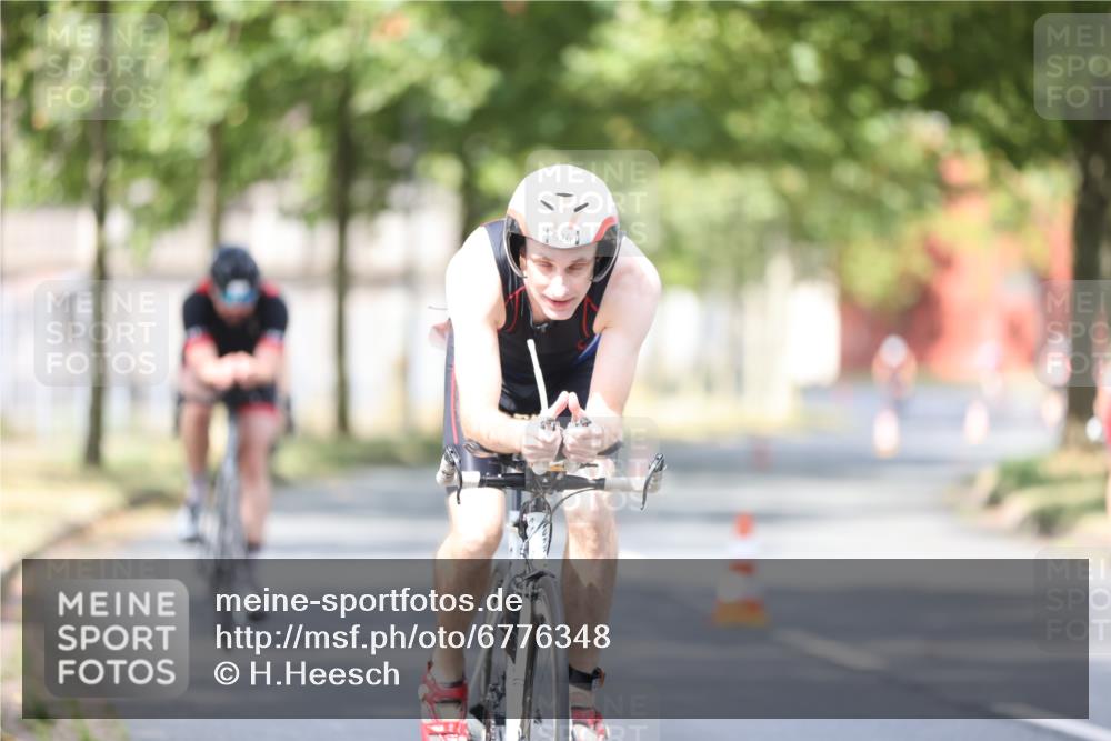 11.08.2024 - GEWOBA Citytriathlon Bremen H.Heesch http://msf.ph/oto/6776348 11.08.2024 11:44:24 Radfahren 759, 836, 855, 861, 926 meine-sportfotos.de