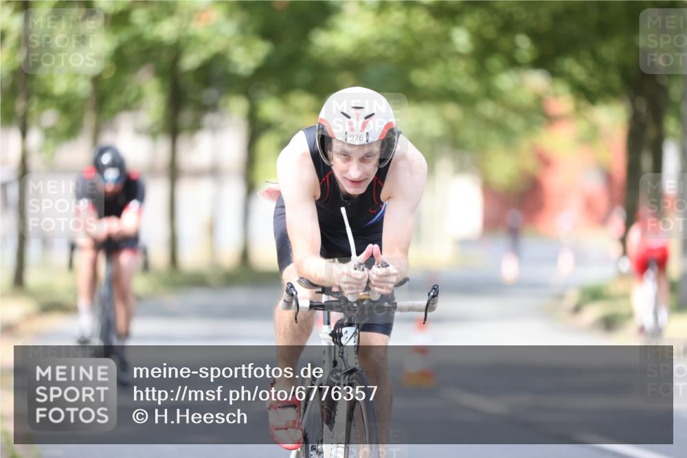 11.08.2024 - GEWOBA Citytriathlon Bremen H.Heesch http://msf.ph/oto/6776357 11.08.2024 11:44:24 Radfahren 759, 836, 855, 861, 926 meine-sportfotos.de