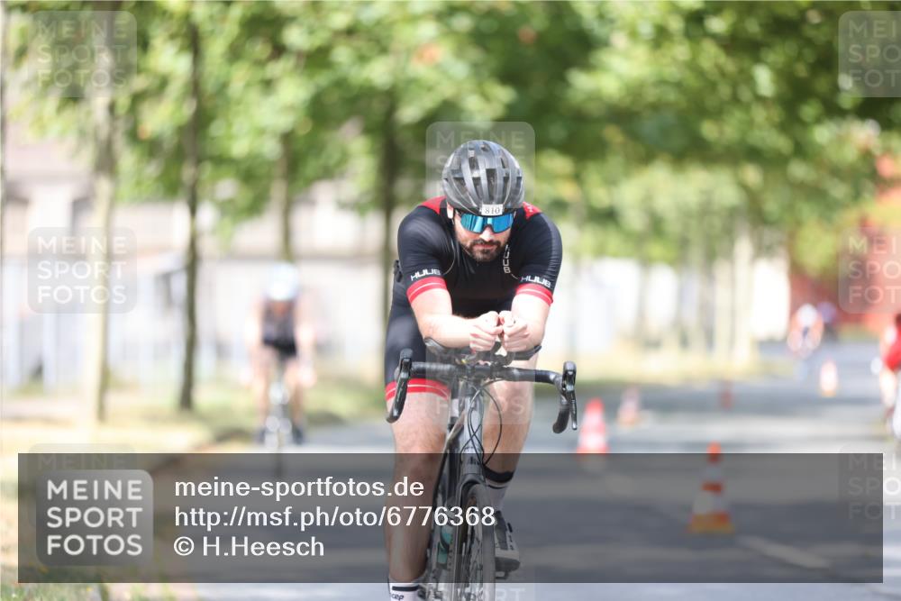 11.08.2024 - GEWOBA Citytriathlon Bremen H.Heesch http://msf.ph/oto/6776368 11.08.2024 11:44:25 Radfahren 759, 836, 855, 861, 926 meine-sportfotos.de