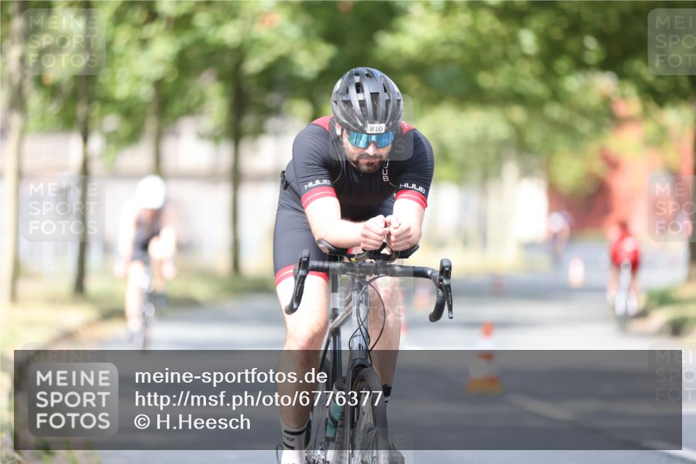 11.08.2024 - GEWOBA Citytriathlon Bremen H.Heesch http://msf.ph/oto/6776377 11.08.2024 11:44:26 Radfahren 759, 836, 855, 861, 926 meine-sportfotos.de