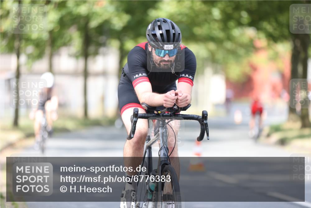 11.08.2024 - GEWOBA Citytriathlon Bremen H.Heesch http://msf.ph/oto/6776383 11.08.2024 11:44:26 Radfahren 759, 836, 855, 861, 926 meine-sportfotos.de