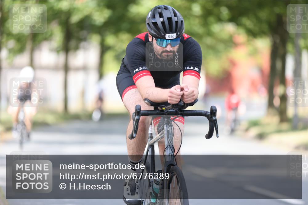 11.08.2024 - GEWOBA Citytriathlon Bremen H.Heesch http://msf.ph/oto/6776389 11.08.2024 11:44:26 Radfahren 759, 836, 855, 861, 926 meine-sportfotos.de