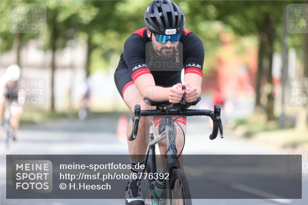 11.08.2024 - GEWOBA Citytriathlon Bremen H.Heesch http://msf.ph/oto/6776392 11.08.2024 11:44:26 Radfahren 759, 836, 855, 861, 926 meine-sportfotos.de