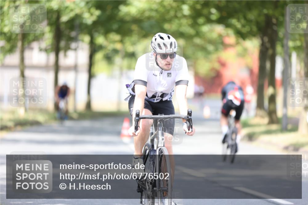 11.08.2024 - GEWOBA Citytriathlon Bremen H.Heesch http://msf.ph/oto/6776502 11.08.2024 11:44:31 Radfahren 833, 836, 855, 926 meine-sportfotos.de
