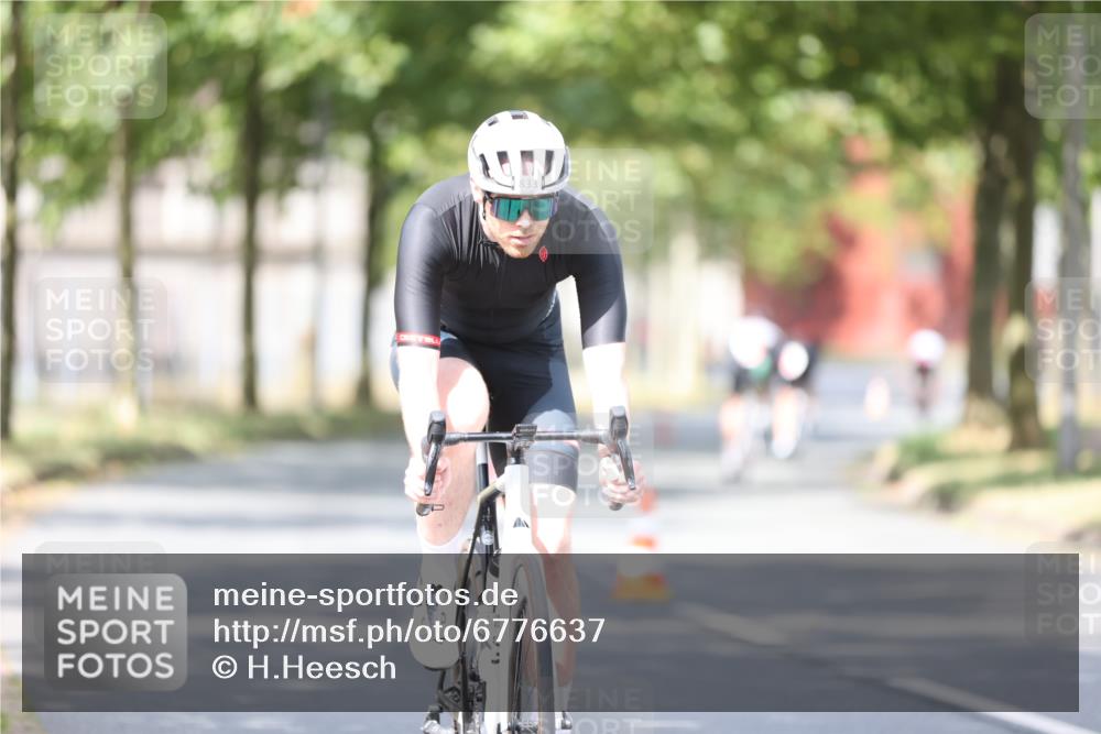 11.08.2024 - GEWOBA Citytriathlon Bremen H.Heesch http://msf.ph/oto/6776637 11.08.2024 11:44:42 Radfahren 763, 833, 836, 855 meine-sportfotos.de
