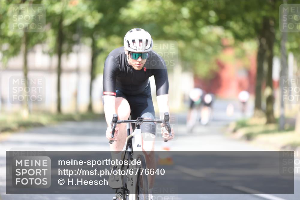 11.08.2024 - GEWOBA Citytriathlon Bremen H.Heesch http://msf.ph/oto/6776640 11.08.2024 11:44:43 Radfahren 763, 833, 836, 855, 956 meine-sportfotos.de