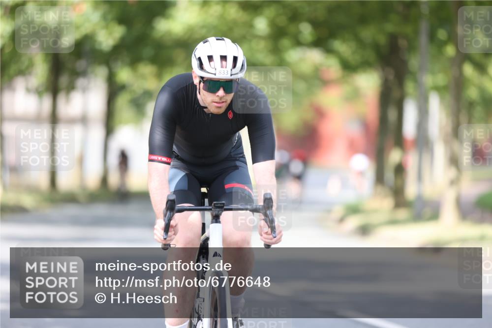 11.08.2024 - GEWOBA Citytriathlon Bremen H.Heesch http://msf.ph/oto/6776648 11.08.2024 11:44:43 Radfahren 763, 833, 836, 855, 956 meine-sportfotos.de