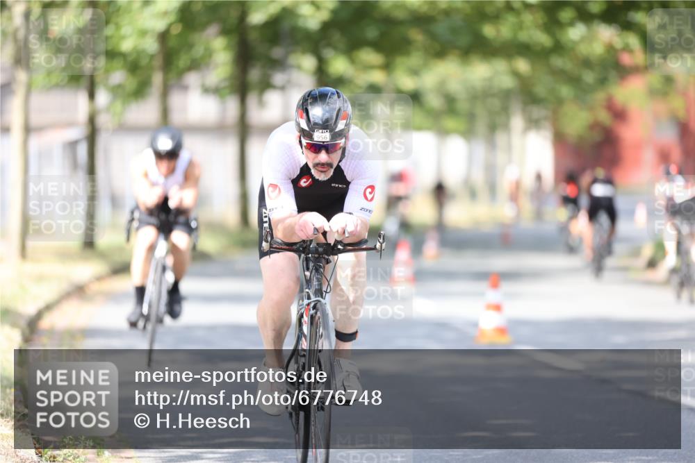11.08.2024 - GEWOBA Citytriathlon Bremen H.Heesch http://msf.ph/oto/6776748 11.08.2024 11:44:55 Radfahren 763, 827, 833, 916, 927, 956, 964, 973, 996 meine-sportfotos.de