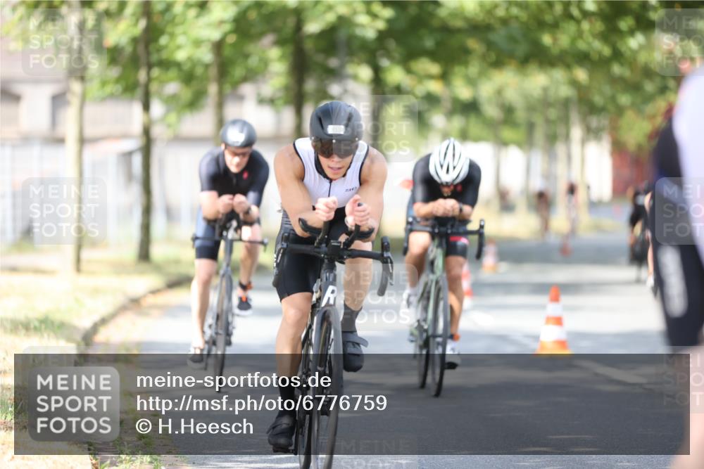 11.08.2024 - GEWOBA Citytriathlon Bremen H.Heesch http://msf.ph/oto/6776759 11.08.2024 11:44:56 Radfahren 763, 827, 916, 927, 956, 964, 973, 996 meine-sportfotos.de