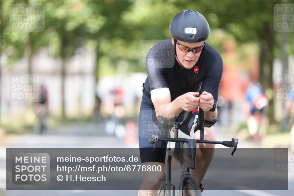 11.08.2024 - GEWOBA Citytriathlon Bremen H.Heesch http://msf.ph/oto/6776800 11.08.2024 11:44:57 Radfahren 763, 827, 916, 927, 956, 964, 973, 996 meine-sportfotos.de