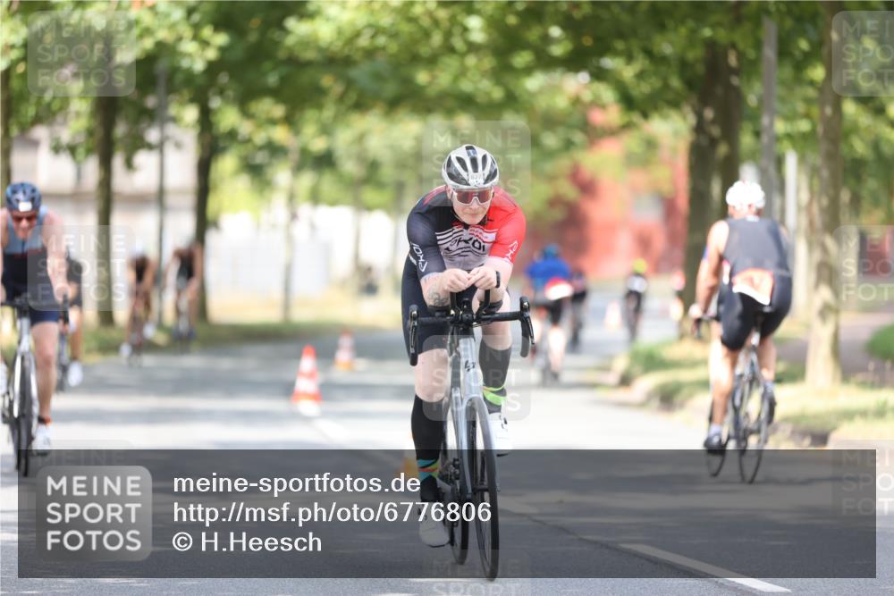 11.08.2024 - GEWOBA Citytriathlon Bremen H.Heesch http://msf.ph/oto/6776806 11.08.2024 11:45:00 Radfahren 763, 827, 916, 927, 956, 964, 973, 996, 1030 meine-sportfotos.de