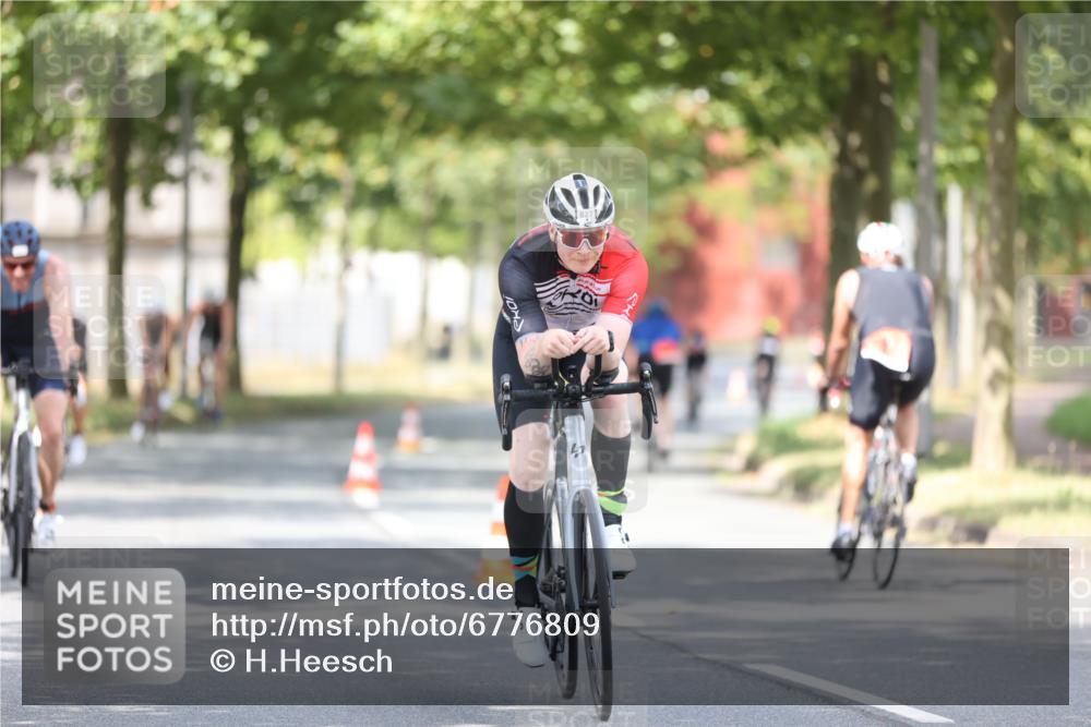11.08.2024 - GEWOBA Citytriathlon Bremen H.Heesch http://msf.ph/oto/6776809 11.08.2024 11:45:00 Radfahren 763, 827, 916, 927, 956, 964, 973, 996, 1030 meine-sportfotos.de