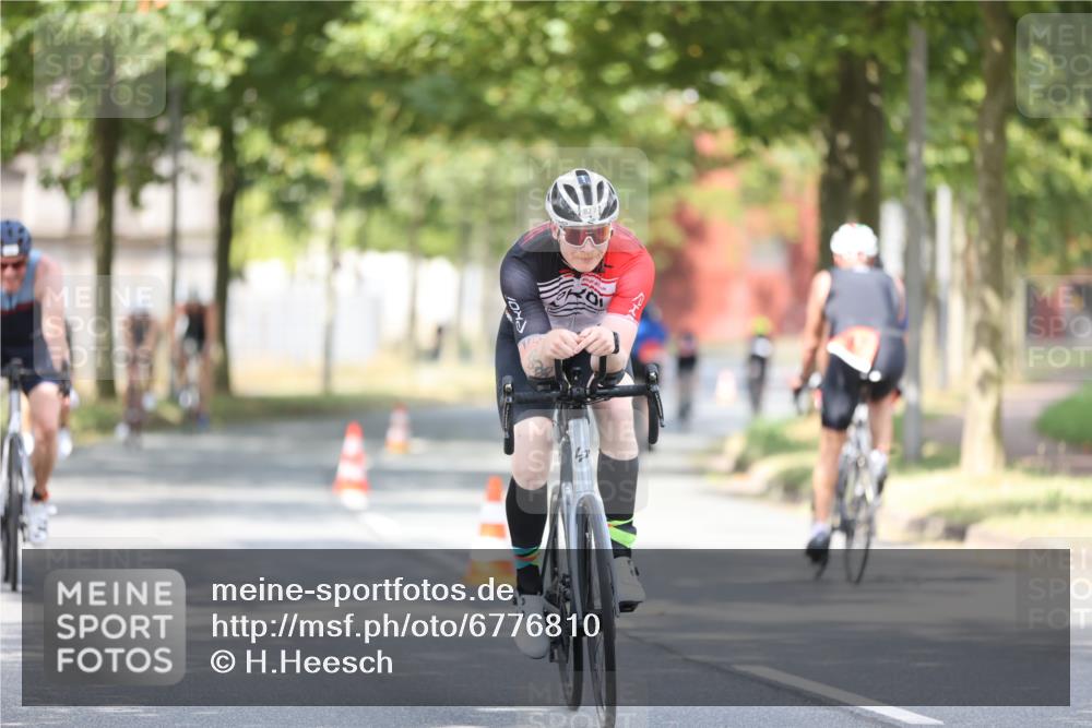 11.08.2024 - GEWOBA Citytriathlon Bremen H.Heesch http://msf.ph/oto/6776810 11.08.2024 11:45:00 Radfahren 763, 827, 916, 927, 956, 964, 973, 996, 1030 meine-sportfotos.de